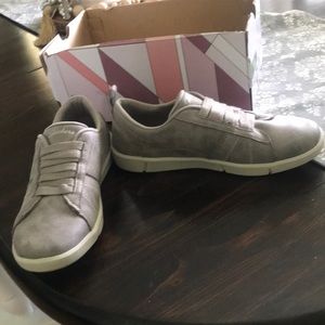 Sketchers Air Cooled Memory Foam Sneakers